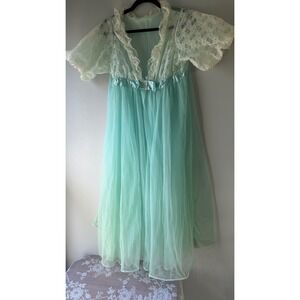 Vintage Mint Green Lace & Chiffon Robe